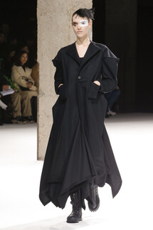 Yohji Yamamoto Fall 2018 Ready-to-Wear , Ёдзи Ямамото осень зима 2018 , Fashion show , неделя моды в Париже , PFW , Mainstyles